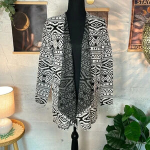 American eagle black and white open front cardigan size medium